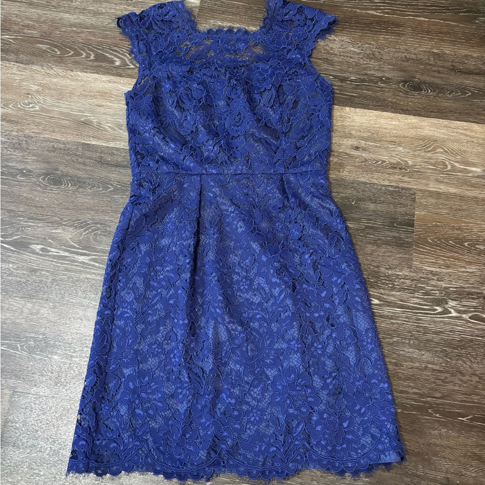 Shoshanna cap sleeve lace overlay dress